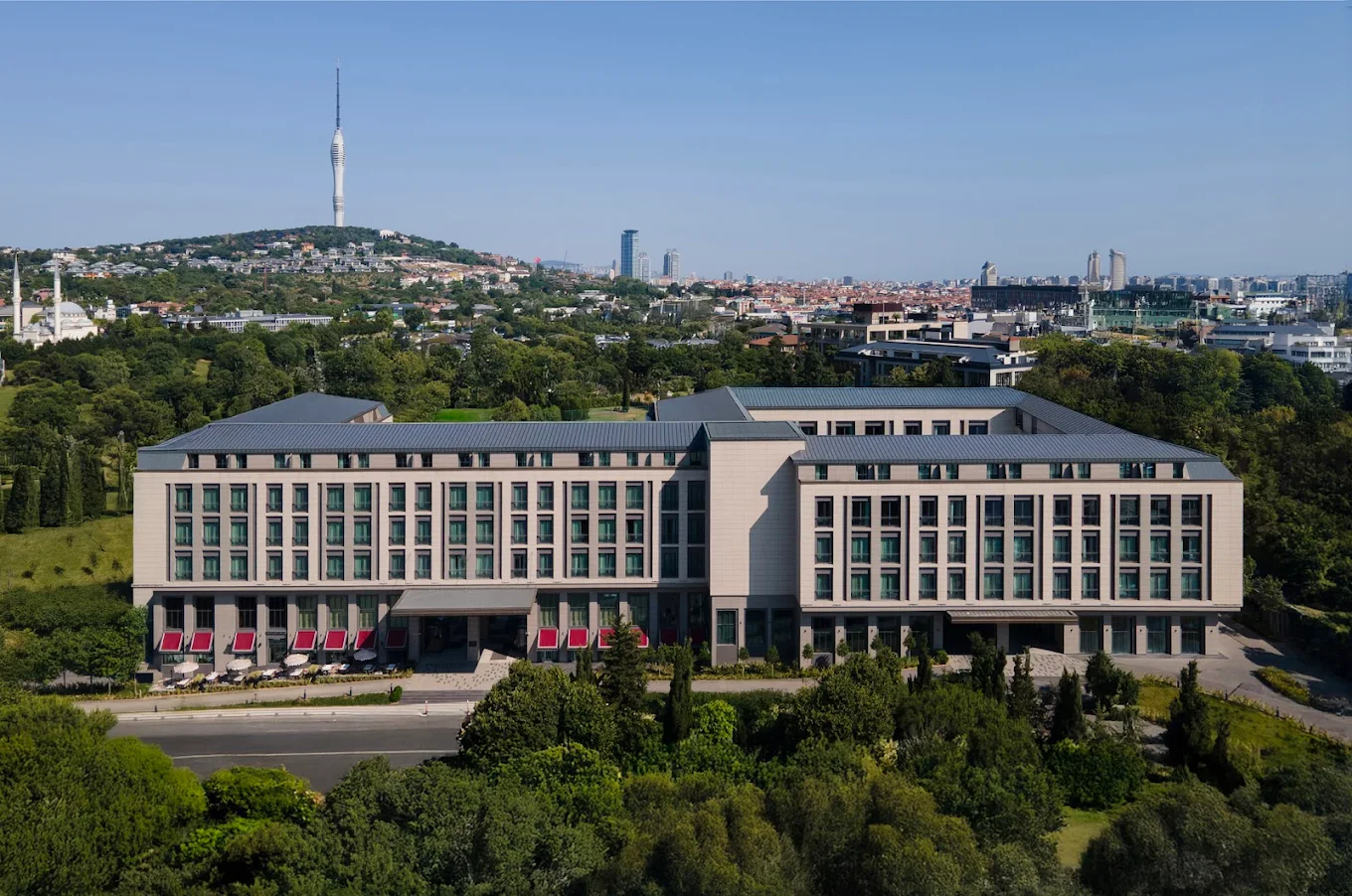HİLTON HOTEL ALTUNİZADE SPA MERKEZİ VE PASTANE ALANI görseli 2